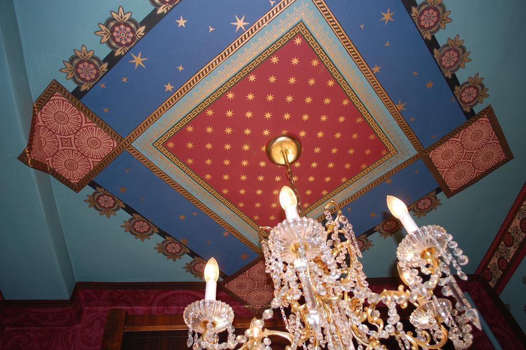 Schuster Mansion Bed & Breakfast Мілвокі Номер фото